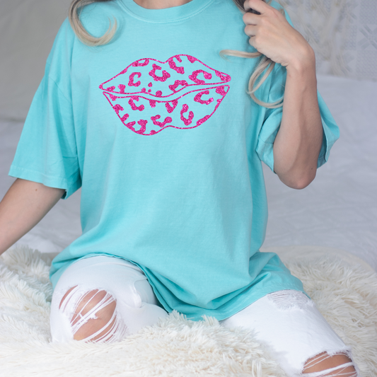 #18 Pink Lips Mockup DTF